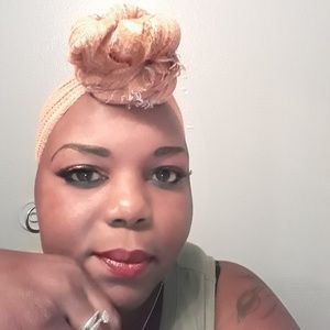 Meet your Posher, Zonia